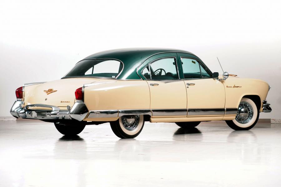  Kaiser-Dragon Sedan 1953 года  (фото 1 из 7)